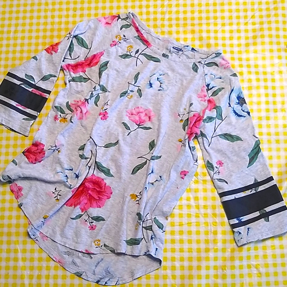 Girls large Old Navy grey floral mid sleeve t